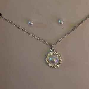 Lauren Conrad crystal necklace with pearl with stud earrings